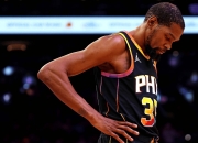 米切尔复出首战，字母哥状态火爆，步行者成为焦点！